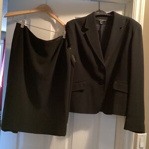Louben Suit never worn